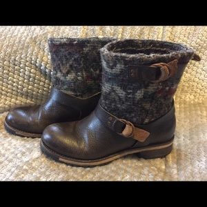 Woolrich teamed up with Pendleton boots